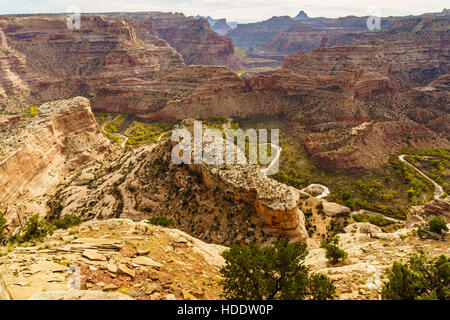 San Rafael Fluss schlängelt sich durch San Rafael Swell wie gesehen von der Keil Overlook 25. Oktober 2015 in Utah. Stockfoto