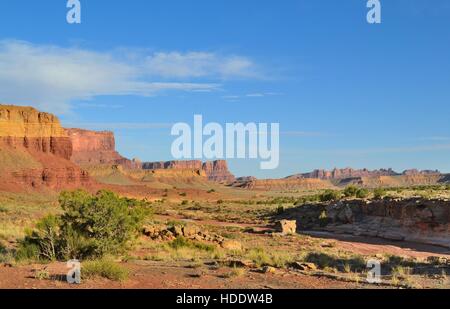 Tafelberge aus Sandstein an der San Rafael Swell 4. April 2015 in der Nähe von Green River, Utah. Stockfoto