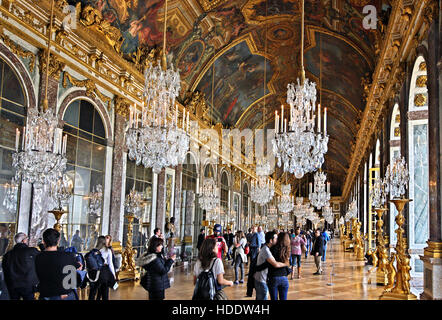 Die "Hall of Mirrors" in den Palast von Versailles, Frankreich. Stockfoto