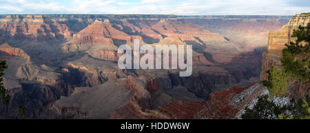 Luftaufnahme des South Rim des Grand Canyon aus der Mohave-Sicht im Grand Canyon National Park mit Blick auf 29. Dezember 2011 in der Nähe von Grand Canyon Village, Arizona. Stockfoto