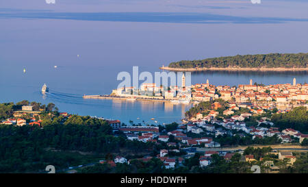 Blick auf die Altstadt von Rab, kroatische touristische Resort auf der gleichnamigen Insel. Stockfoto