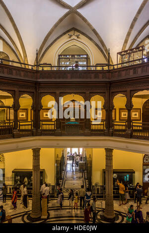 Innenraum der Chhatrapati Shivaji Maharaj Vastu Sangrahalaya, Mumbai, Indien Stockfoto