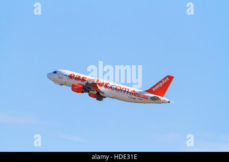 Airbus A320-214 von Easyjet in Moskau Lackierung. Stockfoto