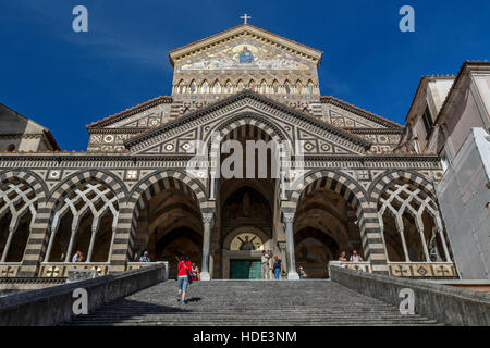 Die 9thC Duomo di Amalfi an der Amalfiküste, Salerno, Kampanien, Süditalien. Stockfoto