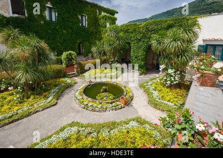 Die 1288 historischen Garten Terrasse des Hotel Parsifal in Ravello, Italien. Formal die Einsiedler von St. Augustine-Kloster. Stockfoto