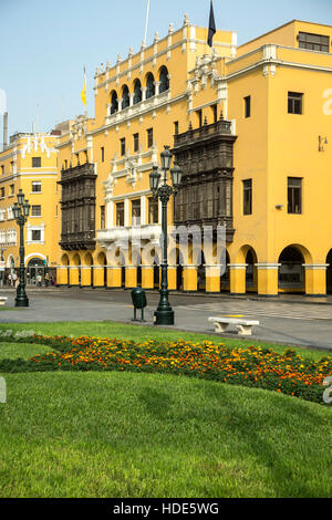 Ayuntamiento de Lima (Municipal Building) und Plaza de Armas in Lima, Peru Stockfoto