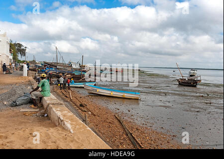 Ebbe auf Lamu waterfront Stockfoto