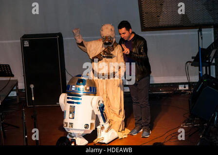 Athen, Griechenland. 10. Dezember 2016. Der erste Athen STAR WARS Day organisiert heute von "Street-Produktion" für alle griechischen Fans der STAR Wars-Franchise. © Dimitrios Sotiriou/Pacific Press/Alamy Live-Nachrichten Stockfoto