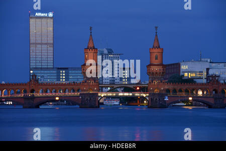 Oberbaumbruecke Treptower Spree, Friedrichshain, Berlin, Deutschland Stockfoto