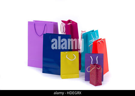 Zusammensetzung der bunte und helle shopping Packages für Geschenke und isoliert auf weiss Stockfoto