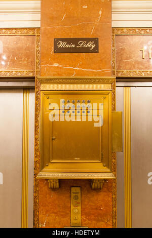 Aufzug Lobby im Hotel Pennsylvania, 7th Avenue, New York City, Vereinigte Staaten von Amerika. Stockfoto