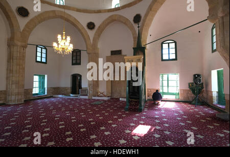 Das Innere der Hala Sultan Tekke Moschee, die am Rande des Salzsees in Larnaca Zypern sitzt. Stockfoto