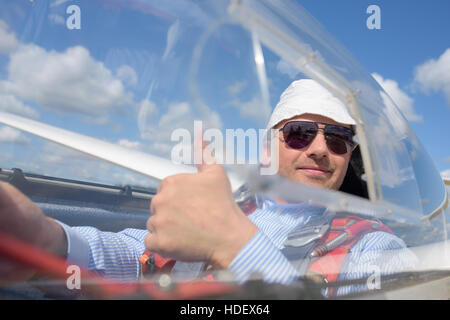 Co-pilot bereit zum Abheben im Segelflugzeug Stockfoto