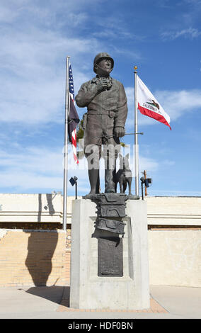 CHIRIACO Gipfel, CA - 10. Dezember 2016: General Patton Memorial Museum. Statue des Generals vor dem Museum zu seinen Ehren Stockfoto