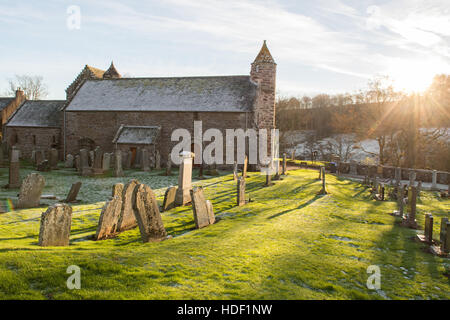 Mittelalterliche Kirche St Ternan Kirche, Arbuthnott, Aberdeenshire - wo die Asche des James Leslie Mitchell (Lewis Grassic Gibbon) begraben sind Stockfoto