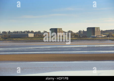 Stillgelegten Berkeley Kraftwerk und den Fluss Severn. Stockfoto