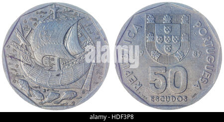 Kupfer-Nickel 50 Escudos 1989 Münze isoliert auf weißem Hintergrund, Portugal Stockfoto