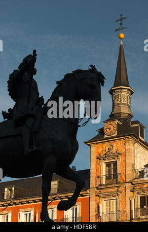 Felipe III-Statue auf der Plaza Mayor, Madrid, Spanien Stockfoto