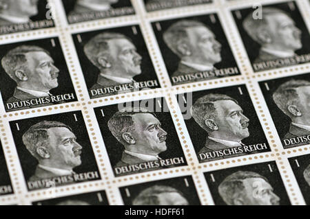 Deutsche Briefmarke (1941): Adolf Hitler 1pf, Deutsches Reich. Blatt Stockfoto