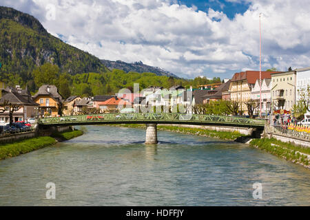 Eine Brücke in in schlechten Ishl, über den Fluss Ischl, Oberösterreich, Österreich Stockfoto