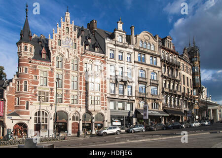 Jugendstil-Gebäude an der Coudenberg Street, Brüssel, Belgien. Stockfoto