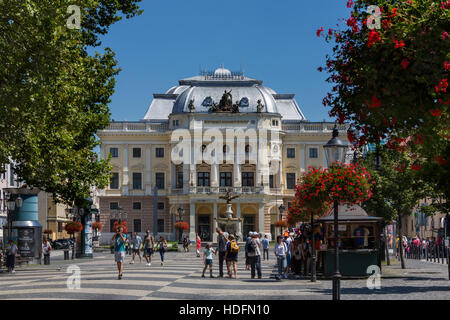 Die alten Slowakischen Nationaltheater Gebäude in Hviezdoslav Platz, in der Stadt Bratislava in der Slowakei. Stockfoto