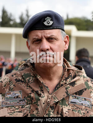 Ammam, Jordanien. 11. Dezember 2016. Prinz Faisal von Jordanien, fotografiert bei König Hassan Brigade auf dem Gelände der Raghadan Palast während einer "Stärkung Intiative" Übergabezeremonie in Ammam, Jordanien, 11. Dezember 2016. Sechzehn Marder-Fahrzeuge sind auf dem Militär übergeben. Der deutsche Verteidigungsminister fünftägigen Besuch in der Region endet am Nachmittag. Foto: Rainer Jensen/Dpa/Alamy Live-Nachrichten Stockfoto
