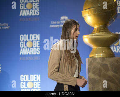 Beverly Hills, Kalifornien, USA. 12. Dezember 2016. Miss Golden Globe 2017 Sophia Rose Stallone besucht Nominierungen Ankündigung für die 74. Annual Golden Globe Awards im Beverly Hilton Hotel am 12. Dezember 2016 in Beverly Hills, Kalifornien. Die Golden Globe Awards werden am Sonntag, 8. Januar 2017 in Los Angeles.ARMANDO ARORIZO statt. Bildnachweis: Armando Arorizo/Prensa Internacional/ZUMA Draht/Alamy Live News Stockfoto