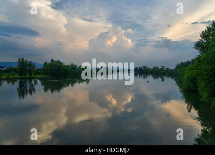 Fluß Vah Reflexion Stockfoto