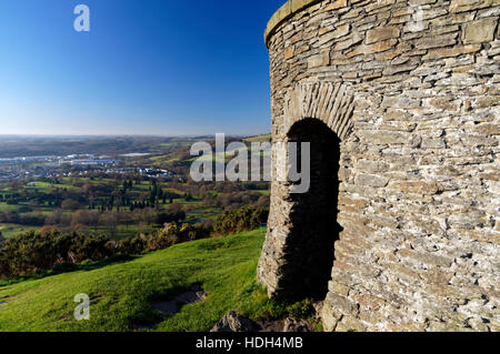 Turm als "Billy Wynt" auf der Oberseite Y Graig hill, Llantrisant, Rhondda Cynon Taf, South Wales bekannt. Stockfoto