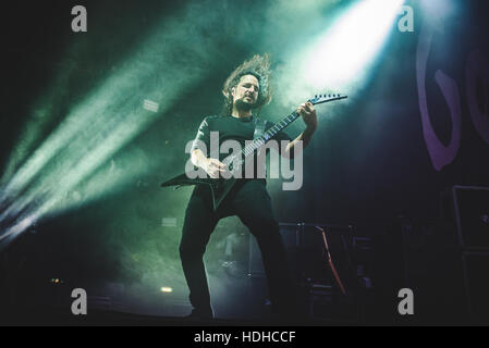 Casalecchio Di Reno, Italien. 9. Dezember 2016. Gojira, die live in der Arena von Unipol, Alter Bridge Eröffnungskonzert. © Alessandro Bosio/Pacific Press/Alamy Live-Nachrichten Stockfoto