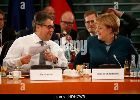 Sigmar Gabriel, BKin Angela Merkel - Treffen der dt. Bundeskanzlerin Mit Den Ministerpraesidenten der Laender, Bundeskanzleramt, 8. Dezember 2016, Ber Stockfoto