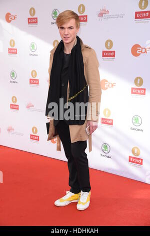 ECHO Klassik Award 2016 im Konzerthaus am Gendarmenmarkt. -Ankunft Mitwirkende: Yury Revich wo: Berlin, Deutschland bei: 9. Oktober 2016 Stockfoto