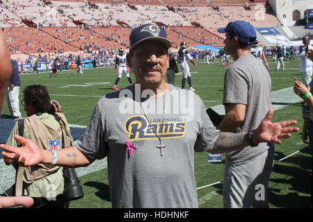 Sonntag, 9. Oktober 2016;  Promis auf dem Rams-Spiel. Die Buffalo Bills besiegte die Los Angeles Rams durch das Endergebnis 30-19 an der Los Angeles Memorial Coliseum in Los Angeles, Kalifornien.  Mit: Danny Trejo Where: Los Angeles, California, Vereinigte Staaten von Amerika als: Stockfoto