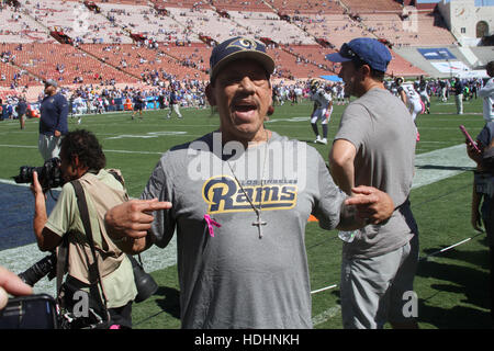 Sonntag, 9. Oktober 2016;  Promis auf dem Rams-Spiel. Die Buffalo Bills besiegte die Los Angeles Rams durch das Endergebnis 30-19 an der Los Angeles Memorial Coliseum in Los Angeles, Kalifornien.  Mit: Danny Trejo Where: Los Angeles, California, Vereinigte Staaten von Amerika als: Stockfoto