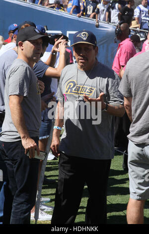 Sonntag, 9. Oktober 2016;  Promis auf dem Rams-Spiel. Die Buffalo Bills besiegte die Los Angeles Rams durch das Endergebnis 30-19 an der Los Angeles Memorial Coliseum in Los Angeles, Kalifornien.  Mit: Danny Trejo Where: Los Angeles, California, Vereinigte Staaten von Amerika als: Stockfoto