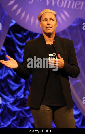 Profi-Fußballer Abby Wambach besucht die PA-Konferenz für Frauen als Hauptredner Featuring: Abby Wambach wo: Philadelphia, Pennsylvania, USA bei: 8. Oktober 2016 Stockfoto