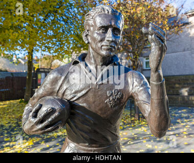 Statue von Ken Jones, Rugby-Spieler, Blaenavon, Wales, UK Stockfoto