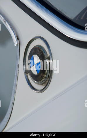 1967 BMW 2000CS Luxus Sport Coupé Abzeichen auf der Hoffmiester-Knick Stockfoto