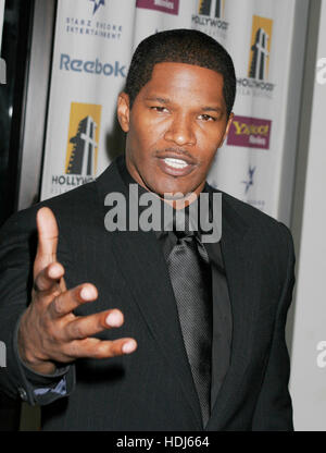 Schauspieler Jamie Foxx kommt für das Hollywood Film Festival 2004 Hollywood Awards in Beverly Hills, 18. Oktober 2004 Foto von Francis Specker Stockfoto