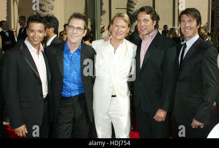 Anschlagen von Queer Eye für die Straight Guy, von links, Jai Rodriguez, Ted Allen Carson Kressley, Thom Filicia und Kyan Douglas in 2004 Primetime Creative Arts Emmy Awards im Shrine Auditorium 12. September 2004 in Los Angeles, Kalifornien. Bildnachweis: Francis Specker Stockfoto