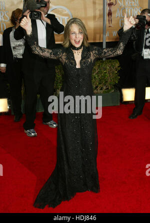 Diane Keaton kommt bei den Screen Actors Guild Awards in Los Angeles, Kalifornien im 22. Februar 2004.  Bildnachweis: Francis Specker Stockfoto