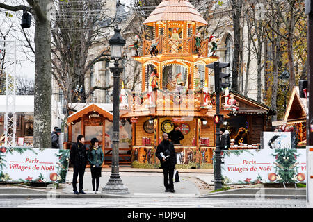 Weihnachtsdorf auf den Champs-Elysées, Paris, Frankreich Stockfoto