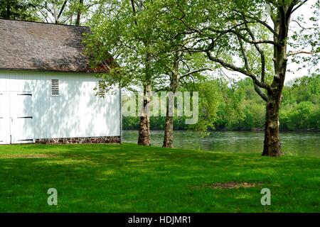 Landschaft, Washington Überfahrt historischen Park in Washington Crossing, Pennsylvania USA, bietet authentische Gebäude aus der Kolonialzeit. Stockfoto