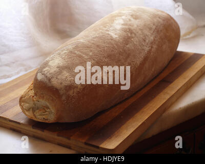 Bloomer Laib aus der berühmten Bäckerei in Xanthogenate Dorf, Korfu, Griechenland Stockfoto