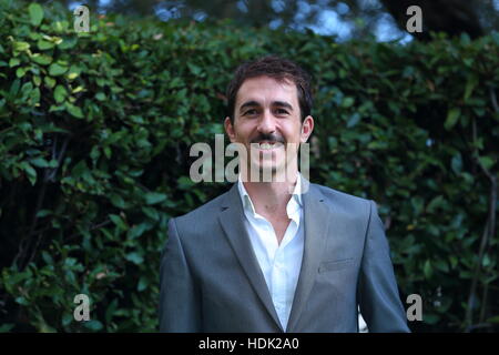 Roma, Italien. 12. Dezember 2016. Italienische Schauspieler Gennaro Iaccarino während der Fototermin der italienischen Fiktion "Il Mio Vicino del Piano di Sopra", das ist Teil des Kreislaufs TV Film "Purchè Finisca Bene 2" von Rai Fiction produziert. © Matteo Nardone/Pacific Press/Alamy Live-Nachrichten Stockfoto