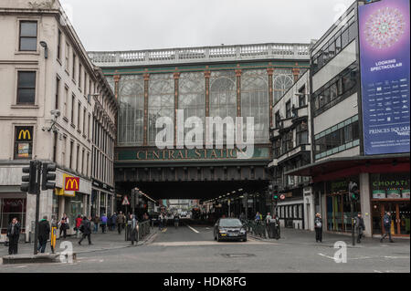 Dem Dach der Highlanders Eisenbahnbrücke auf Argyle St Glasgow. Stockfoto