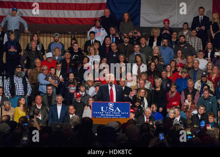 Des Moines, Iowa, USA, 8. Dezember 2016 gewählte Präsident Donald Trump bei danke-Rallye In Des Moines Credit: Mark Reinstein Stockfoto