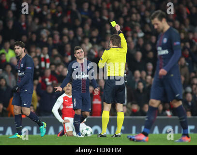 LONDON, ENGLAND - 23. November 2016: Während der Champions League-Spiel zwischen Arsenal und Paris Saint-Germain The Emirates Stadium Stockfoto