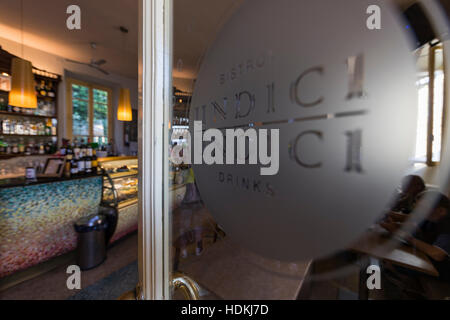 Café Undici (Café Eleven) auf der Piazza Antelminelli, Lucca, Toskana, Italien Stockfoto